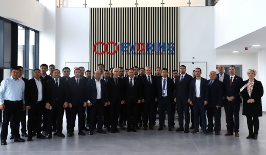 乌兹别克斯坦商务代表团莅临ag8.com传动匈牙利子公司EVORING考察交流